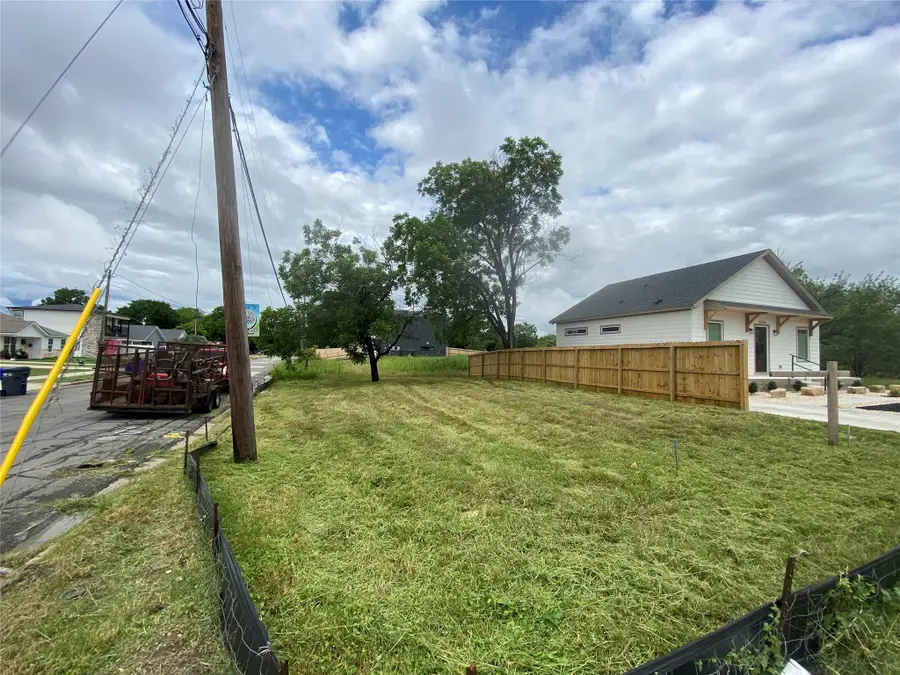 2400 S 12th Street, Waco, TX 76706 - #2