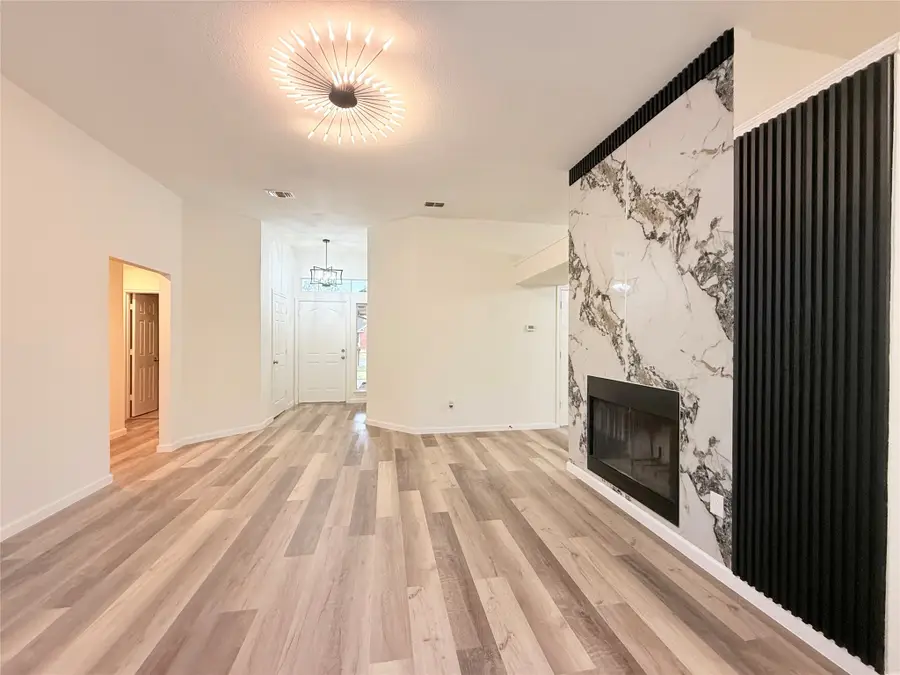 2711 Canterbury Street, Euless, TX 76039 - #3