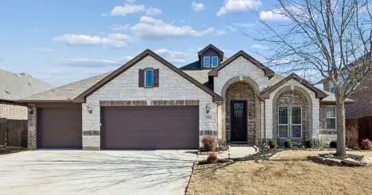 1013 Ponderosa Drive, Aubrey, TX 76227