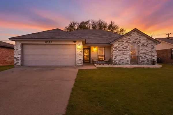 6520 Kary Lynn Drive S, Watauga, TX 76148