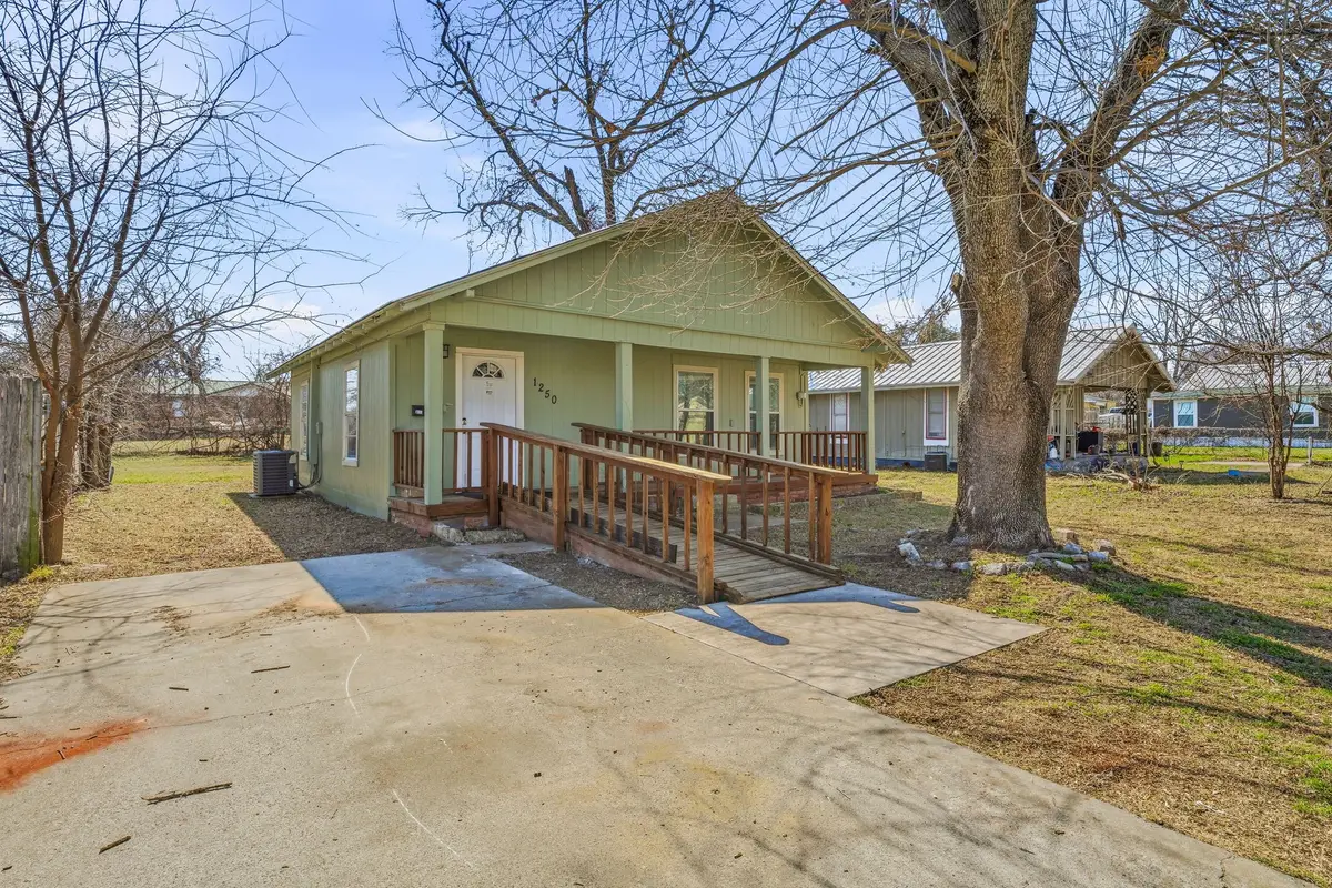 1250 W Groesbeck Street, Stephenville, TX 76401 - #1