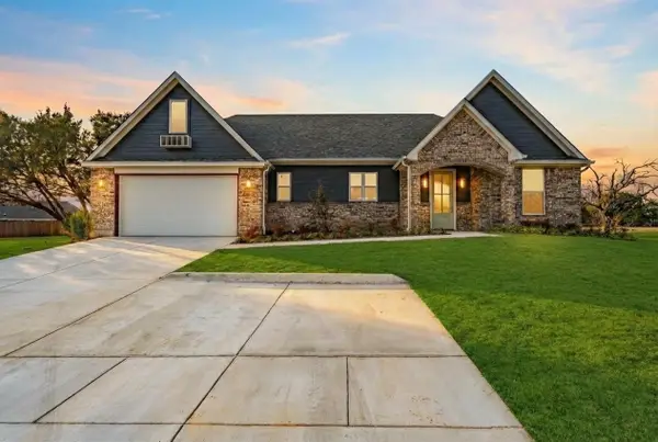 109 Vista Ridge Street, Glen Rose, TX 76043