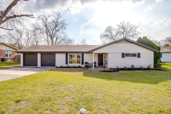 6917 Overhill Road, Fort Worth, TX 76116