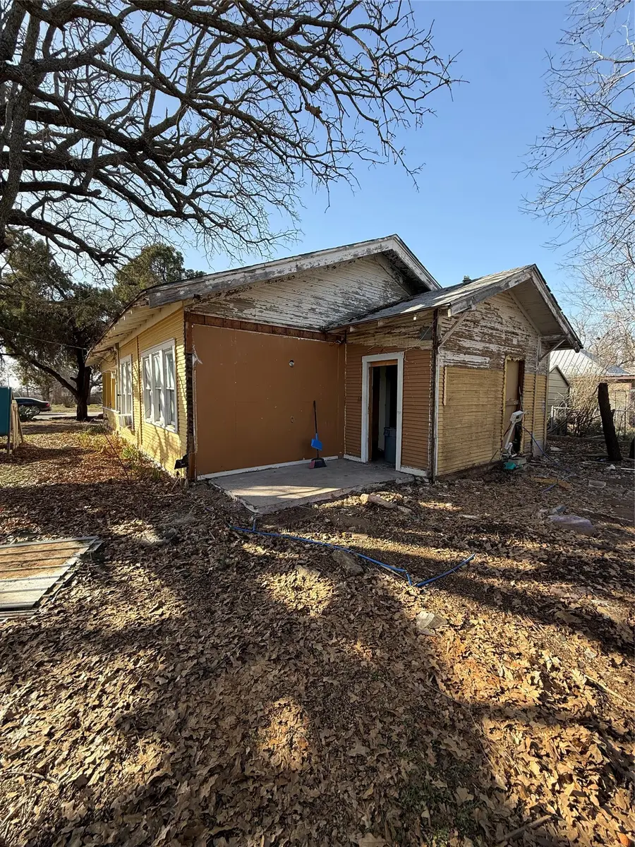 300 N Avenue D, Cross Plains, TX 76443 - #2