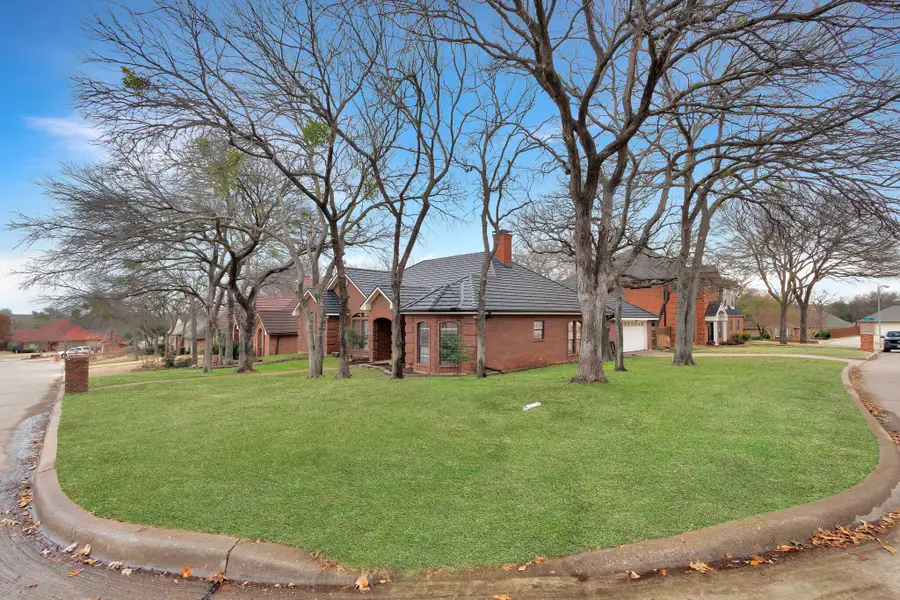 717 Ashley Drive, Hurst, TX 76054 - #2