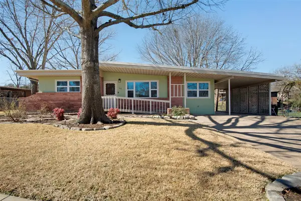 105 Clinton Drive, Weatherford, TX 76086