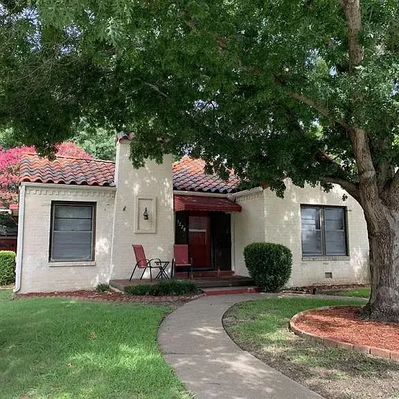 3228 Cockrell Avenue, Fort Worth, TX 76109