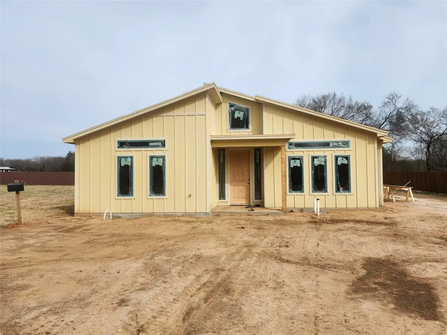 207 Stevens Street, Bridgeport, TX 76426 - #2