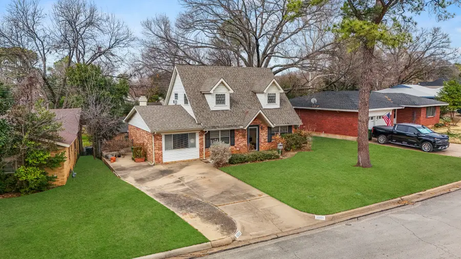 2004 Valley Lane, Arlington, TX 76013 - #2