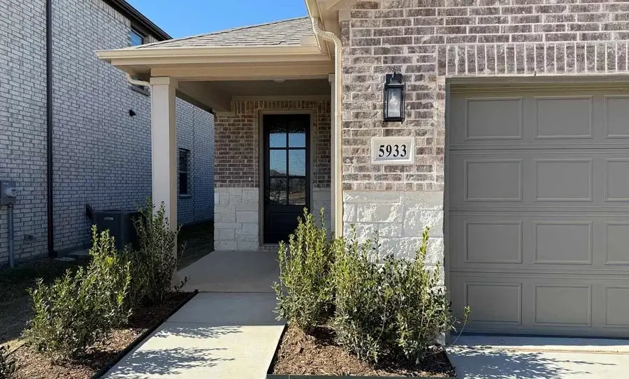 5933 Laurel Lake Lane, Pilot Point, TX 76258 - #2