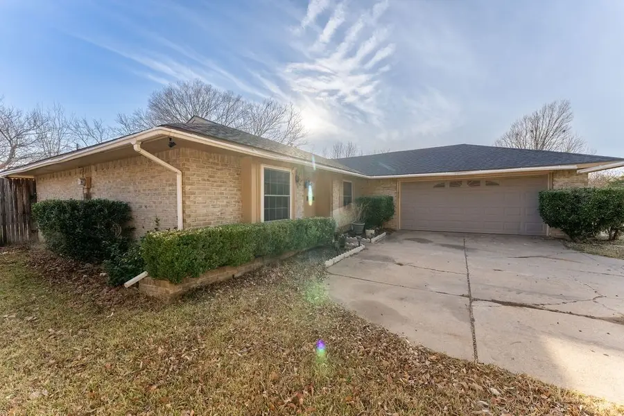421 W Springdale Lane, Grand Prairie, TX 75052 - #3