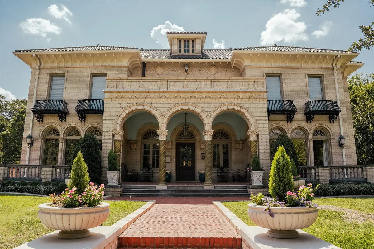 1001 Elizabeth Boulevard, Fort Worth, TX 76110 - #1