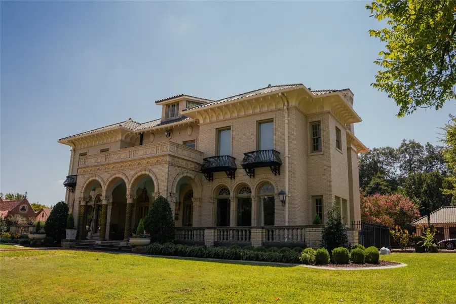 1001 Elizabeth Boulevard, Fort Worth, TX 76110 - #2