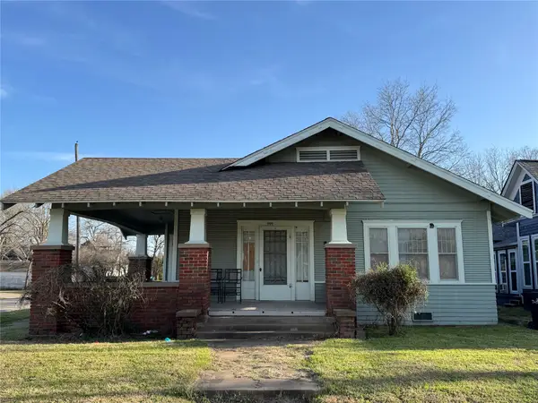 900/902 W Sears Street, Denison, TX 75020