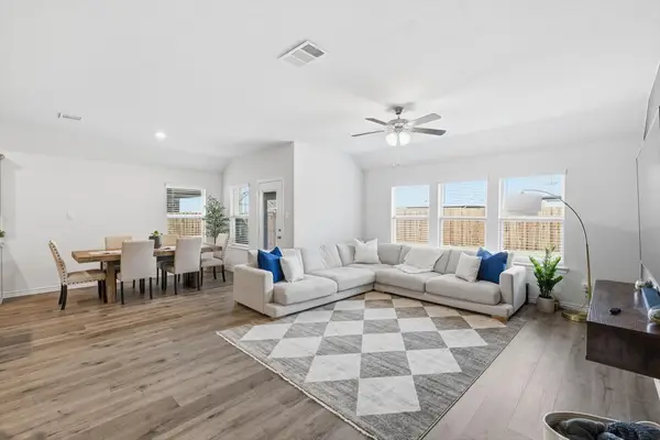 2933 Pinecrest Drive, Aubrey, TX 76227