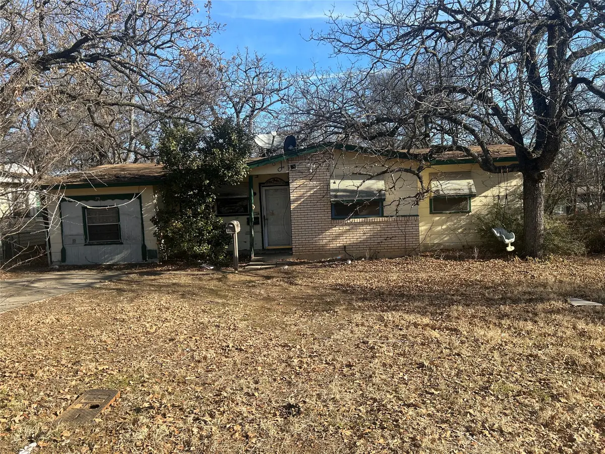 6329 Ava Court Drive, Fort Worth, TX 76112 - #1