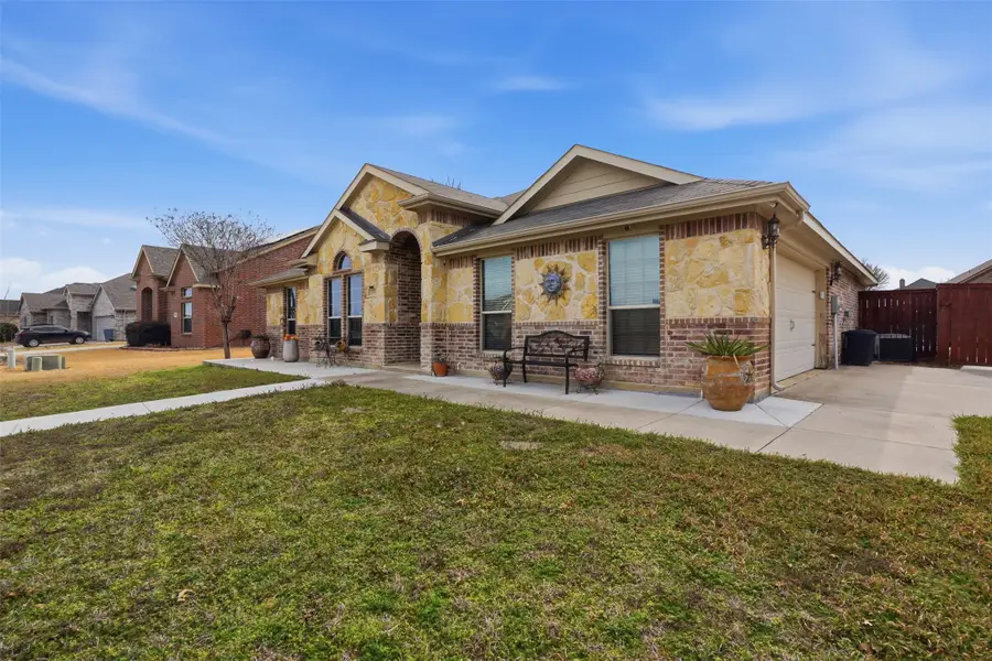 3701 Dutch Iris Lane, Forest Hill, TX 76140 - #3