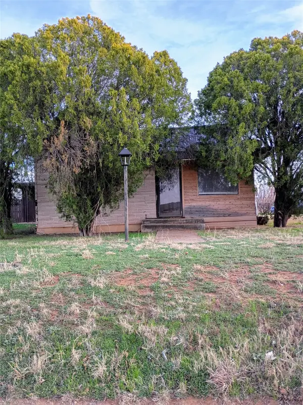 611 W 12th Street, Sweetwater, TX 79556