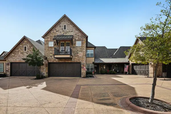310 Watermere Drive #310, Southlake, TX 76092