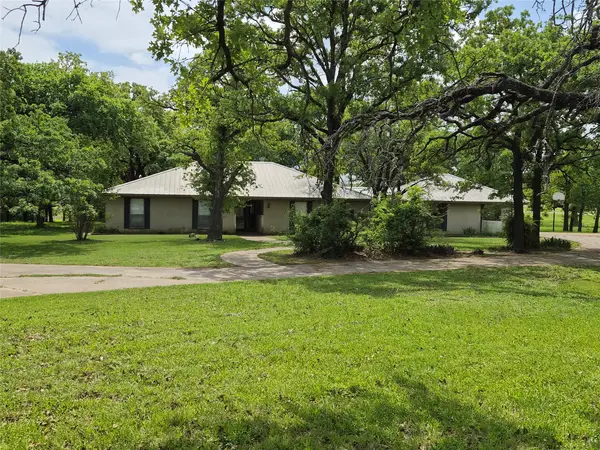 102 Shady Grove Court, Joshua, TX 76058