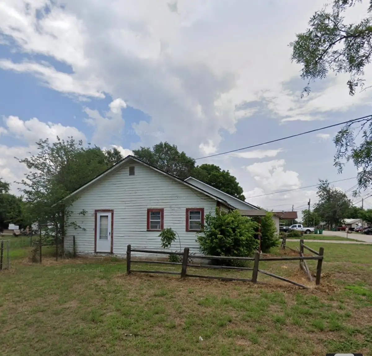250 W Thompson Street, Jacksboro, TX 76458 - #1