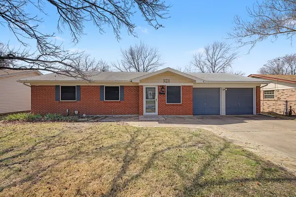 313 NW Jayellen Avenue, Burleson, TX 76028