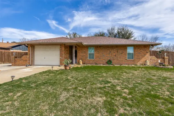 708 Vickie Drive, Azle, TX 76020