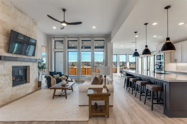 10440 Gray Hills Drive, Benbrook, TX 76126