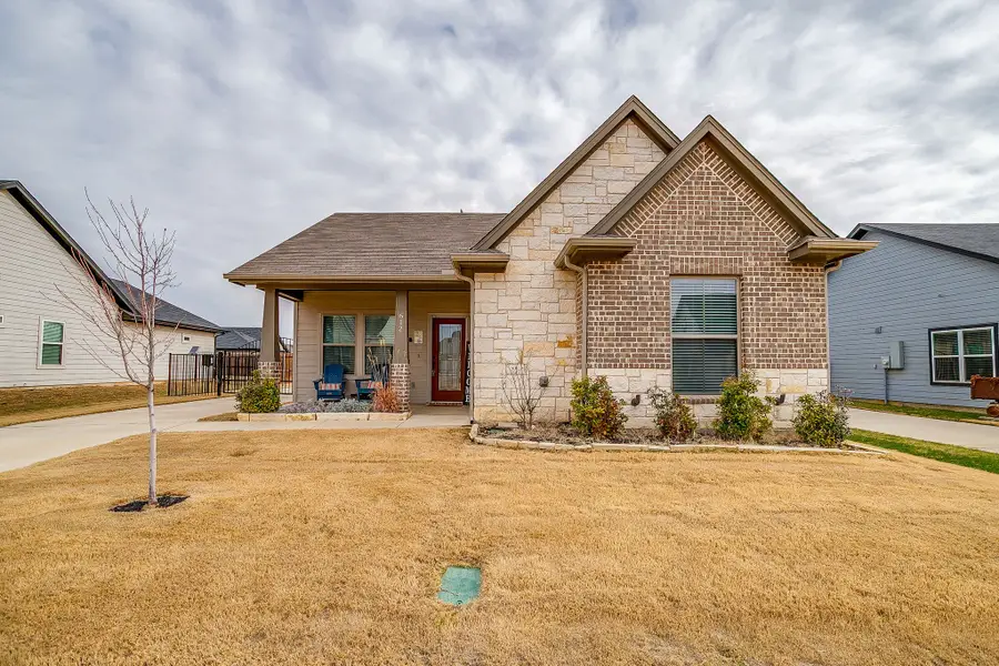 612 Adeline Drive, Burleson, TX 76028 - #2