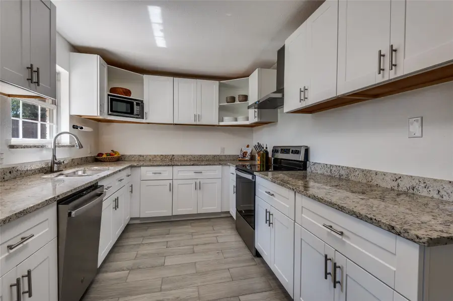 1906 Woodoak Drive, Irving, TX 75060 - #2