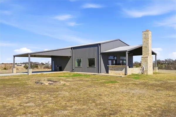 140 Turkey Farm Road, Whitesboro, TX 76273