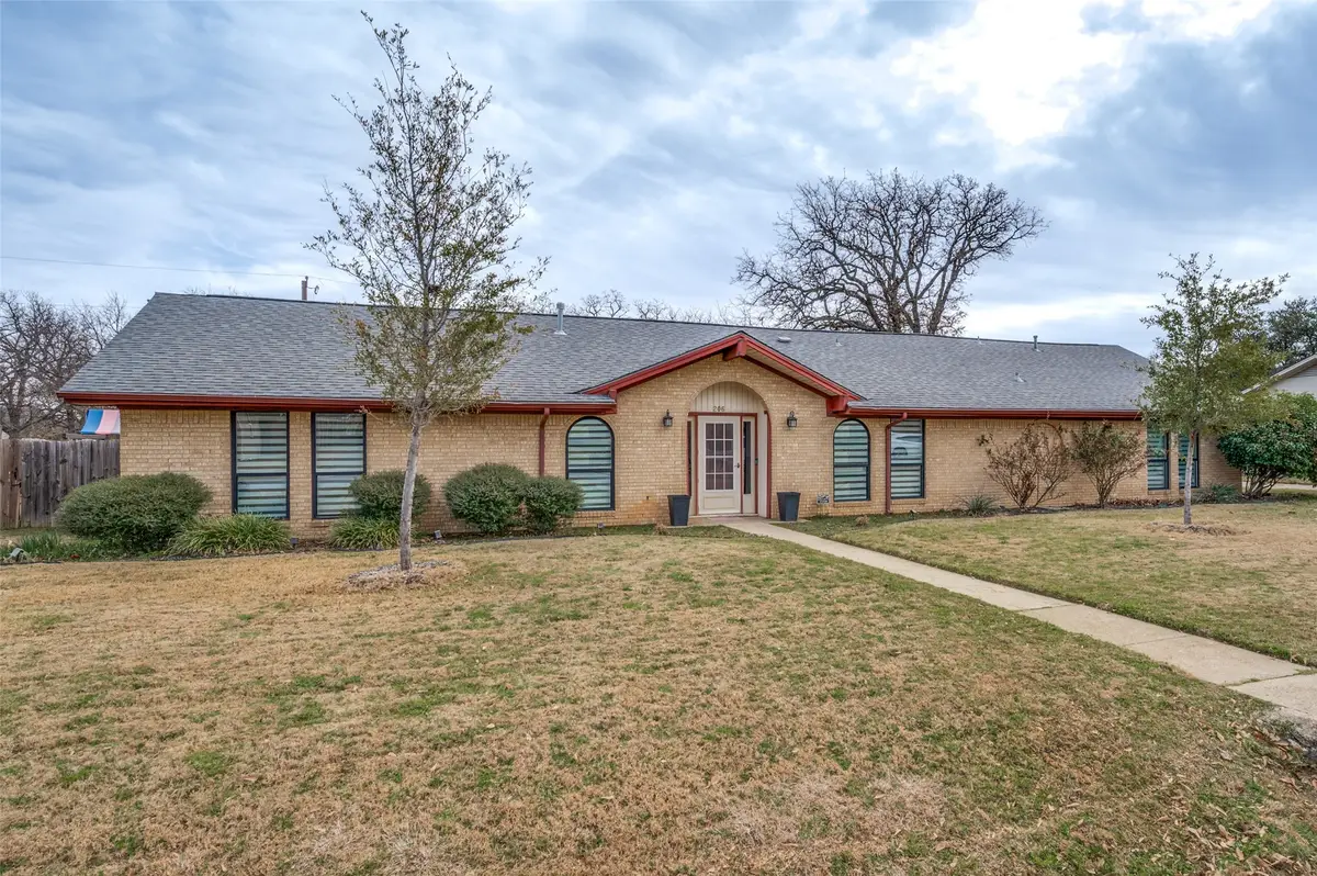206 Edgewood Drive, Highland Village, TX 75077 - #1