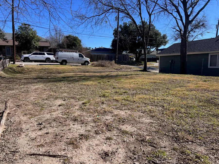 304 Mckinney Avenue, McKinney, TX 75069 - #2