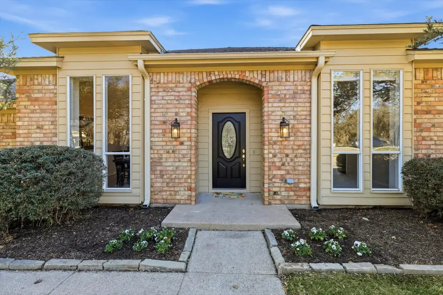 361 Oakview Drive, Lewisville, TX 75077 - #2