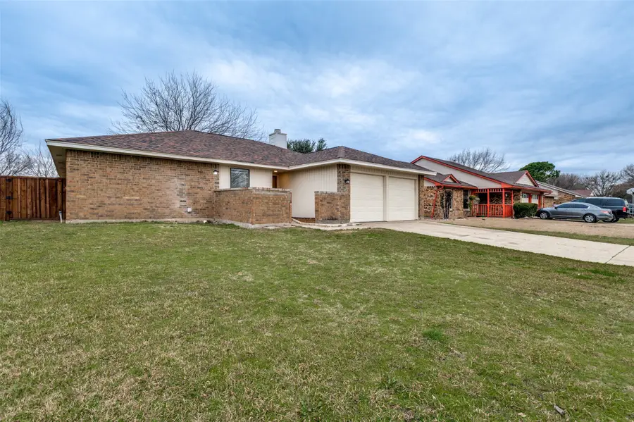 2673 Carrington Lane, Grand Prairie, TX 75052 - #2