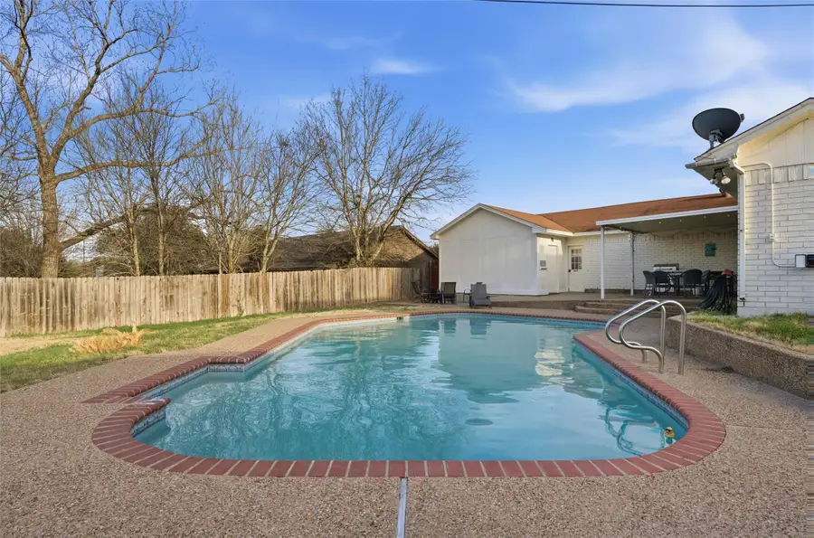 100 Hillside Drive, Hewitt, TX 76643 - #3