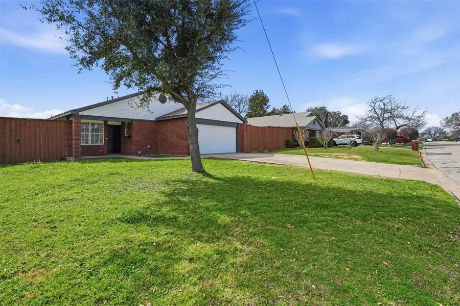 6560 Davidson Street, Richland Hills, TX 76118 - #2