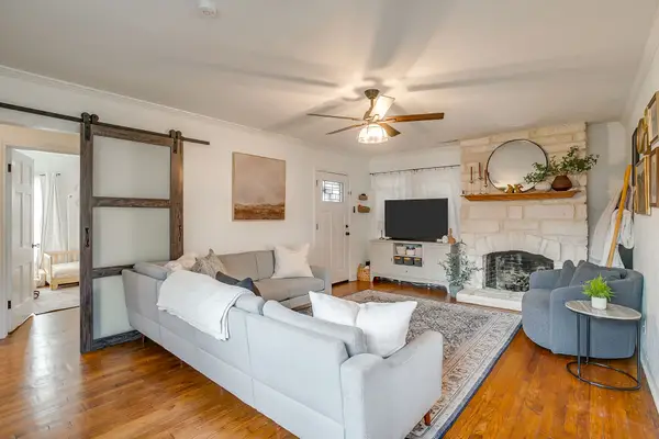 6466 Camp Bowie Boulevard, Benbrook, TX 76116