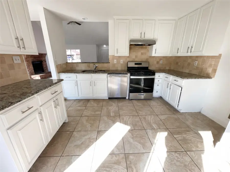 8321 Cloverglen Lane, Fort Worth, TX 76123 - #2