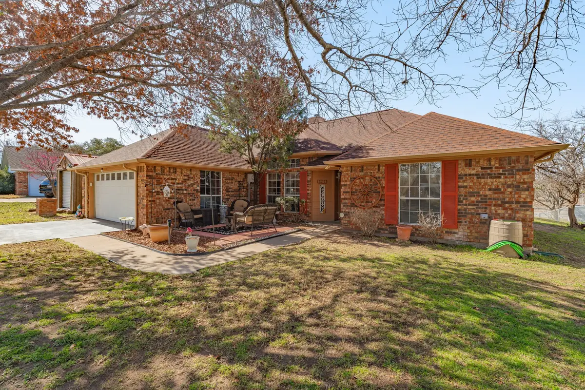 3903 Frisco Circle, Granbury, TX 76048 - #1