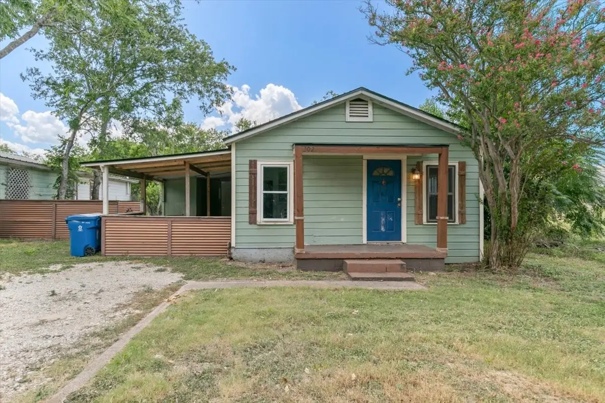 304 S Colorado Street, Whitney, TX 76692 - #1