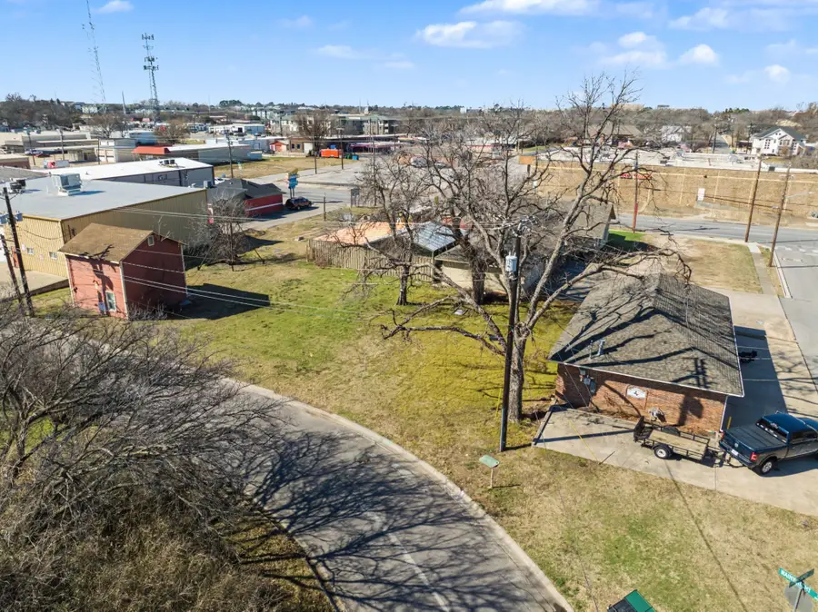 606 Wainwright Street, Denton, TX 76201 - #3