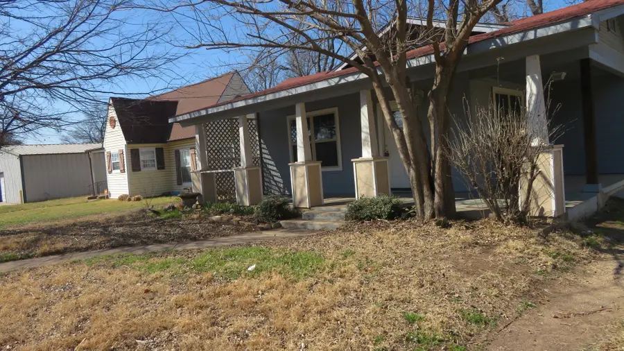 107 Scurlock Avenue, Cleburne, TX 76031 - #3