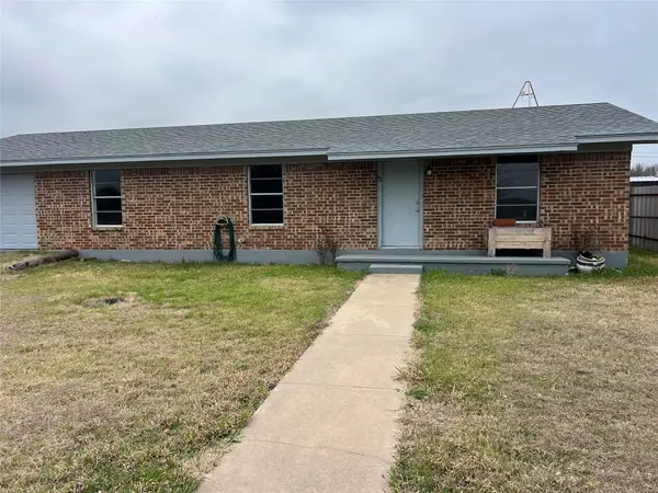 927 S H Avenue, Clifton, TX 76634