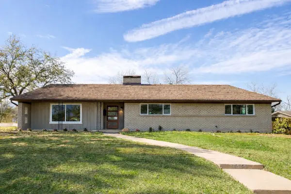 6940 Bal Lake Drive, Benbrook, TX 76116