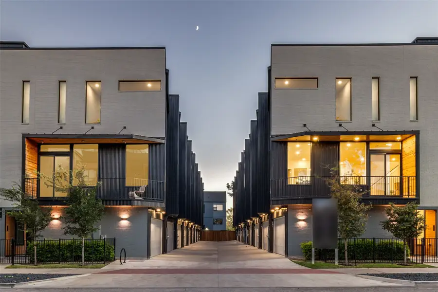 426 W 9th Street #104, Dallas, TX 75208 - #2