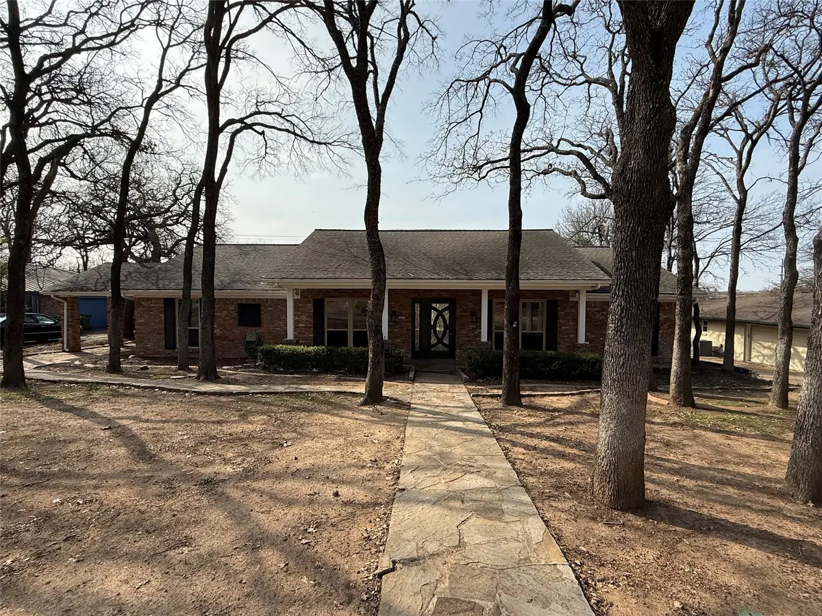 21 Devonshire Drive, Bedford, TX 76021 - #1