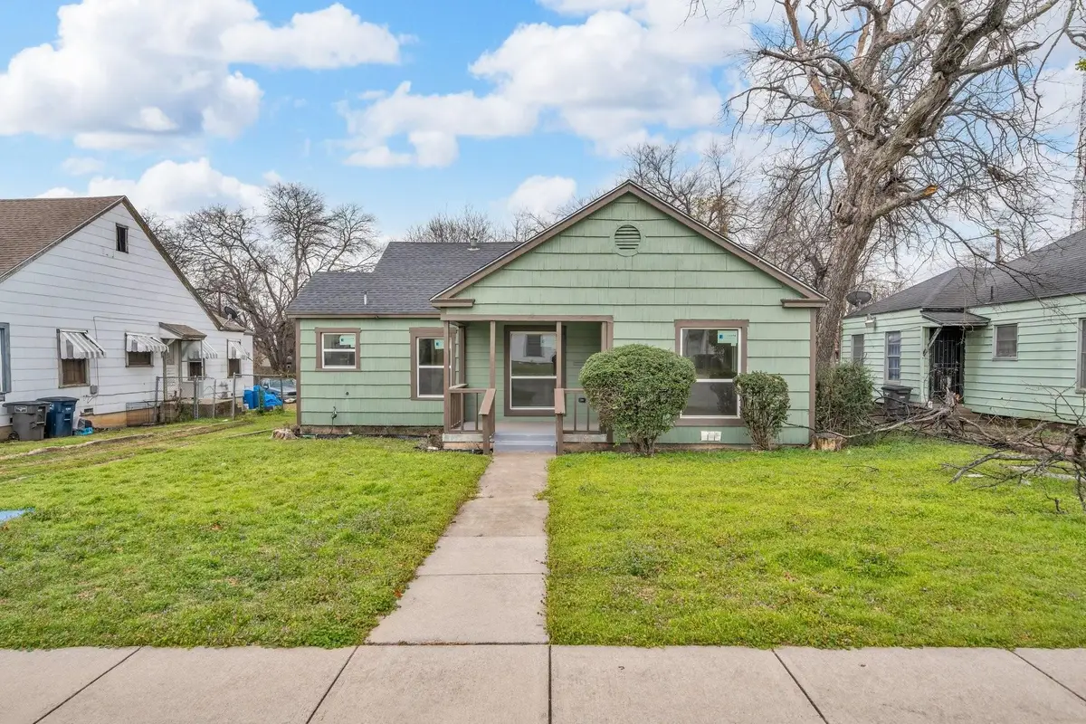 812 E Robert Street, Fort Worth, TX 76104 - #1