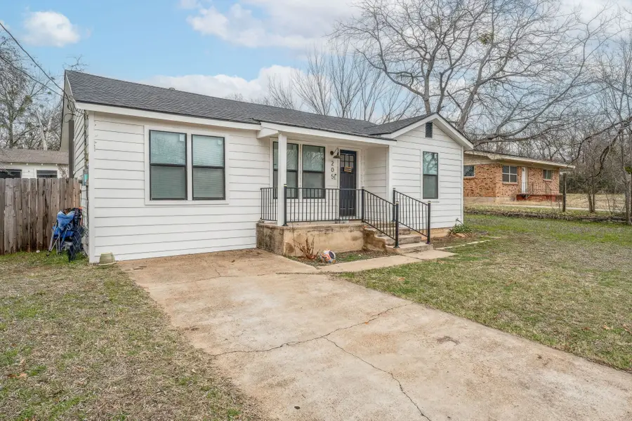205 5th Street, Weatherford, TX 76086 - #2