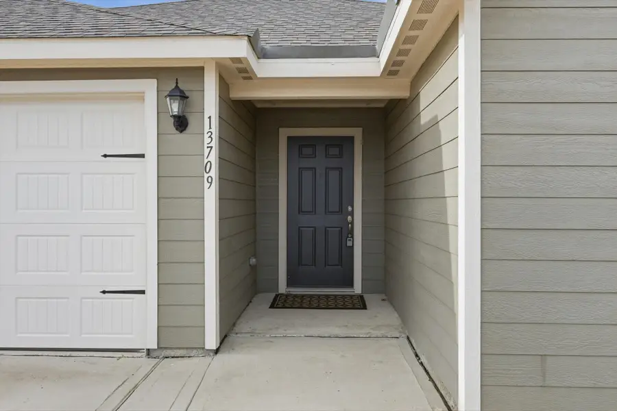 13709 Roosevelt Arch Drive, Ponder, TX 76259 - #2